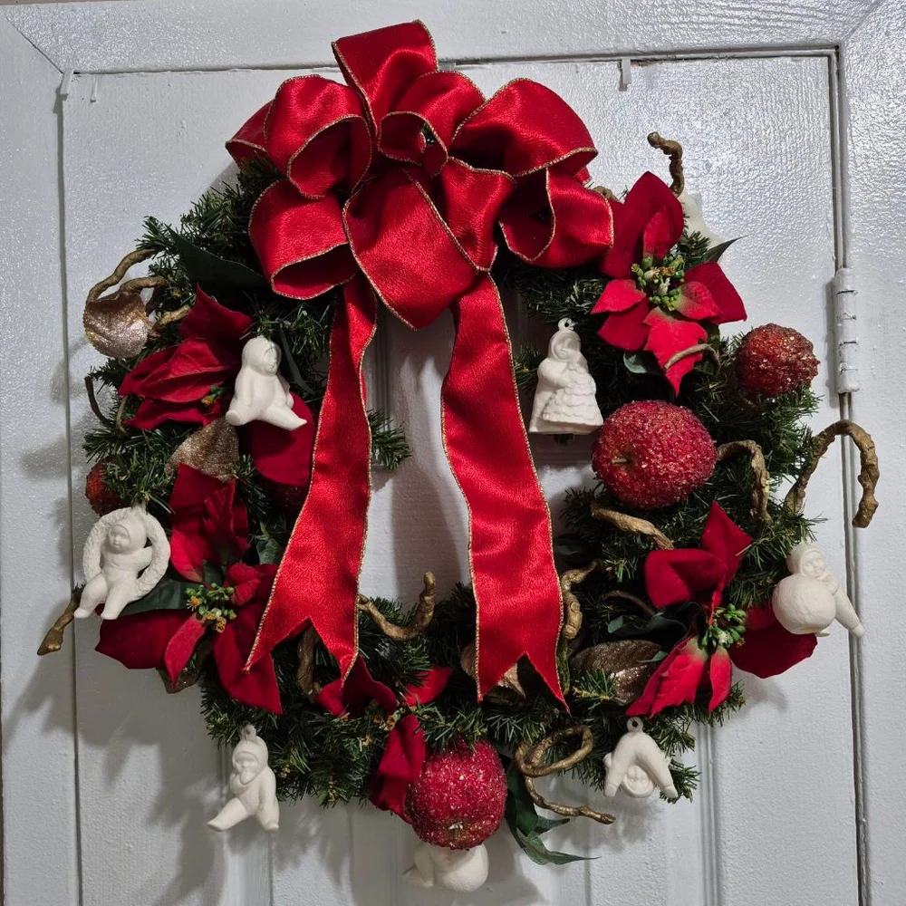 Holiday Christmas Wreath One Size Red Green Gold White Ornaments